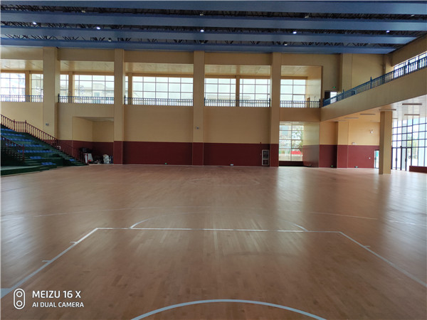 学校体育馆木地板