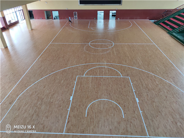 学校体育馆木地板