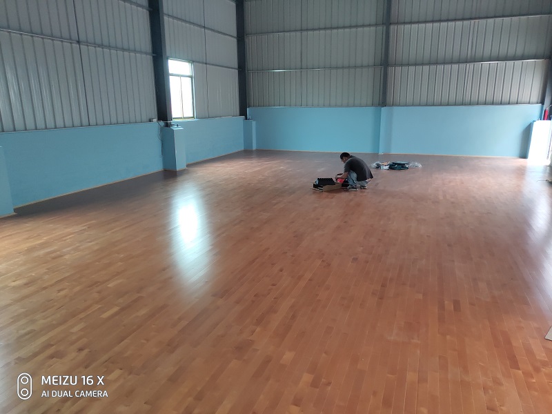羽毛球馆木地板