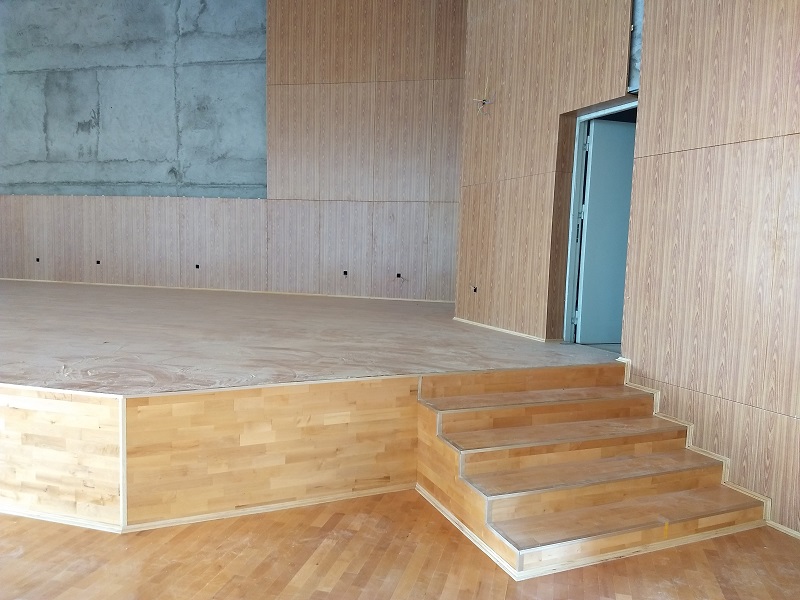 学校篮球馆木地板