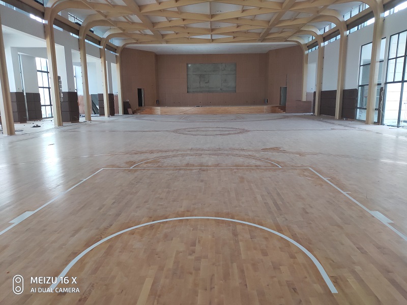 学校篮球馆木地板