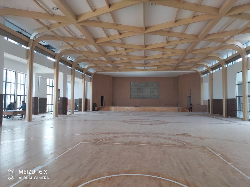 学校篮球馆木地板