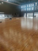 广东省中山市西区高中篮球馆运动地板