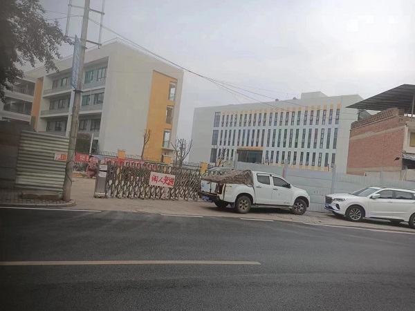 重庆市潼南区青石小学篮球馆