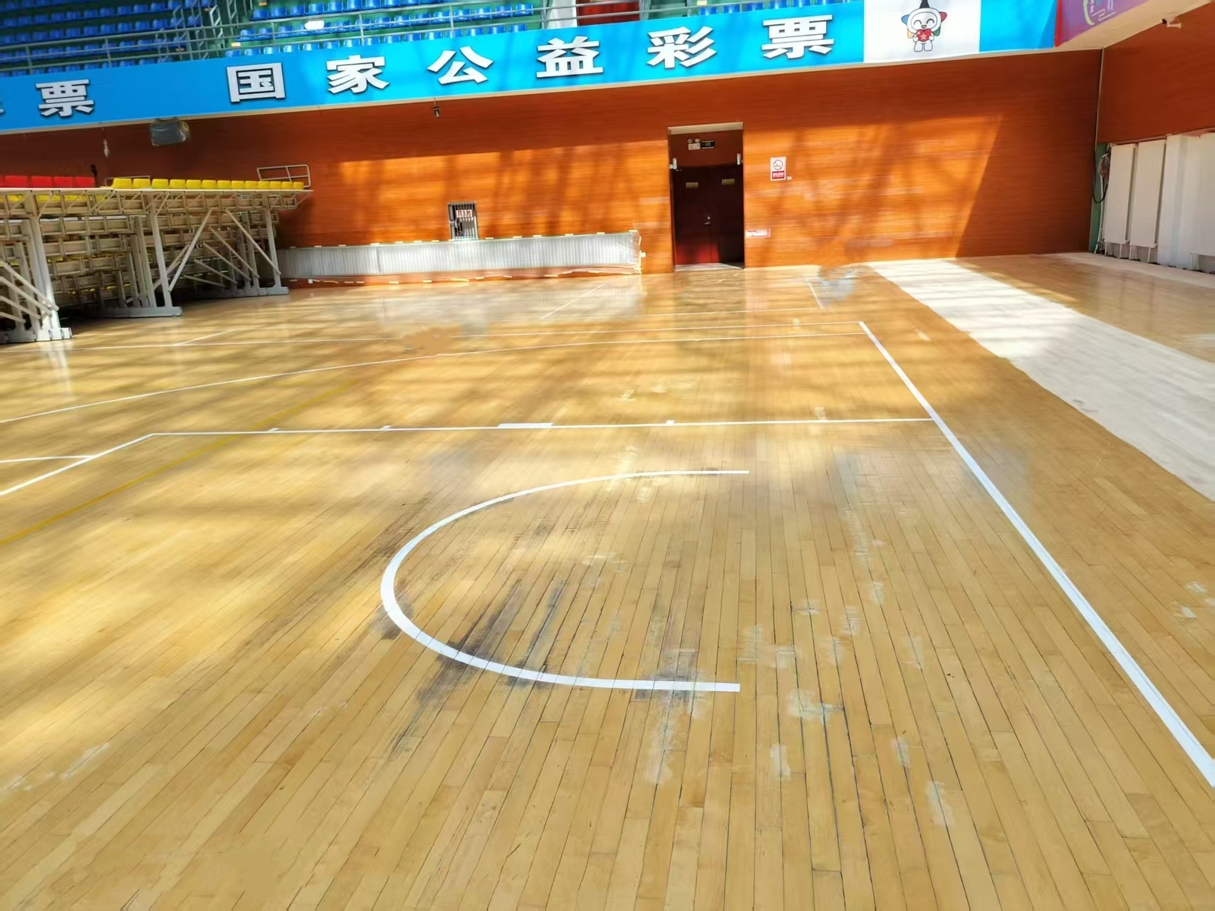 运动木地板翻新