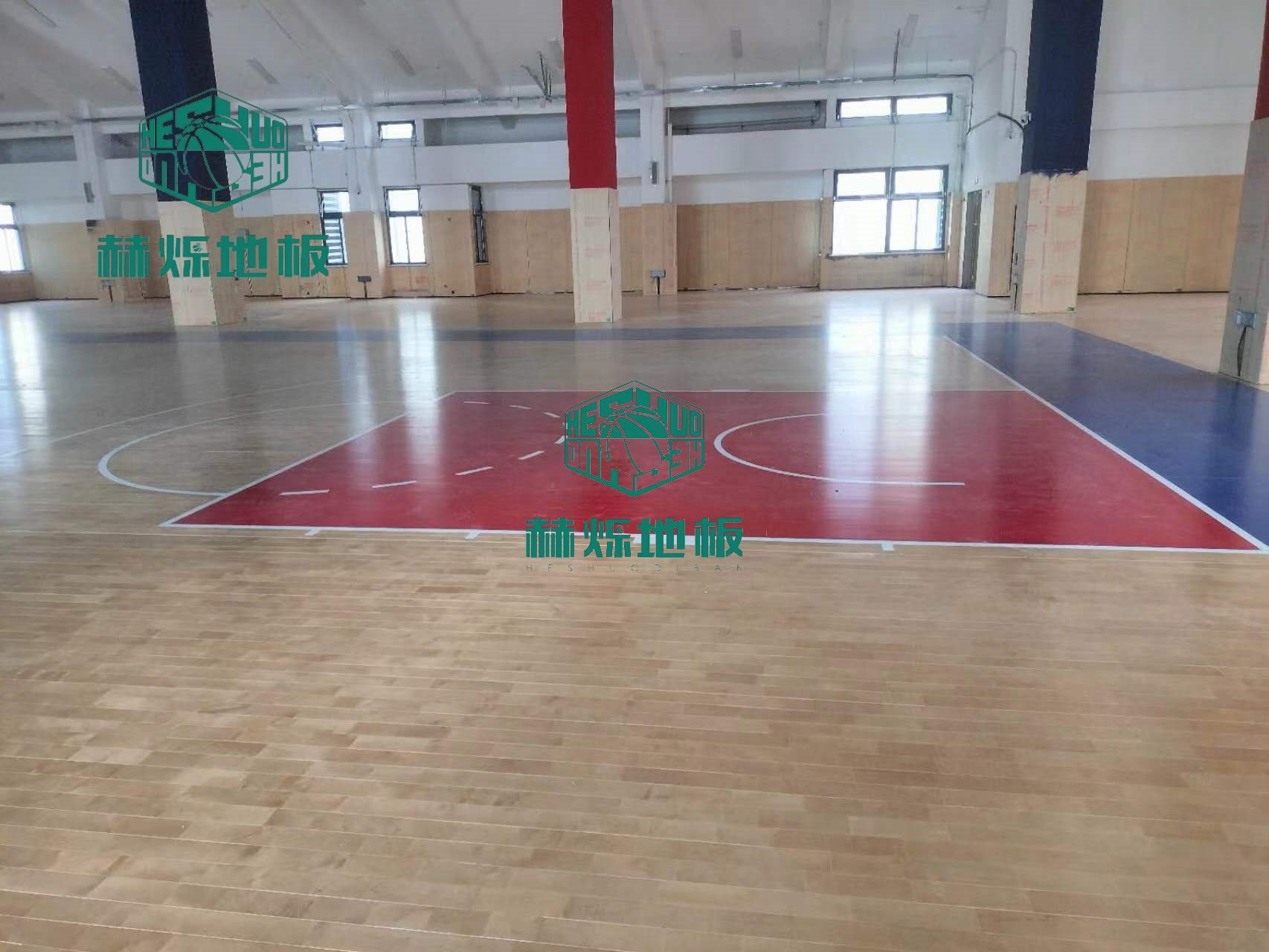 篮球馆木地板多少钱一平方米