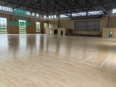 <b>体育馆木地板，打造专业安全的运动竞技空间</b>