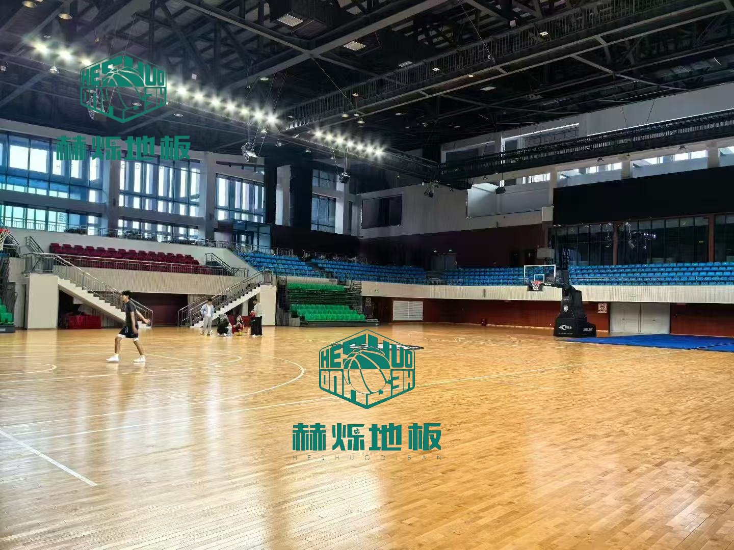 <b>篮球馆专用地板多少钱？选对方案，不花冤枉钱</b>